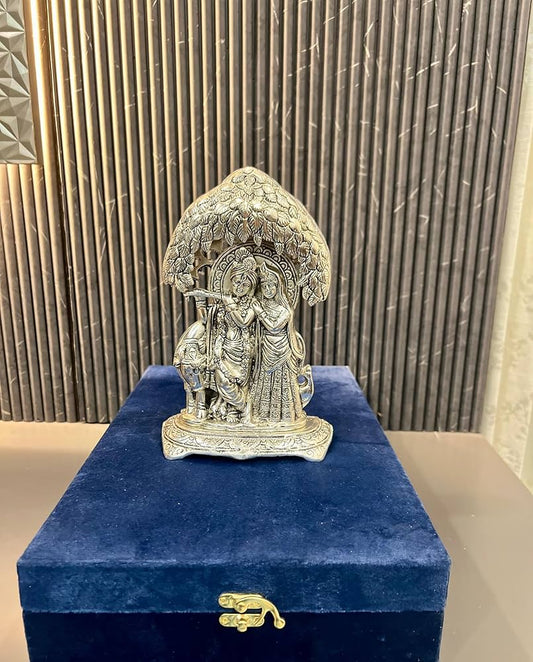Radha Krishn statue